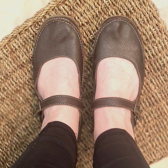 💙 Dockers Mary Jane Flats Buckle Brown Size 8 - Picture 2 of 5